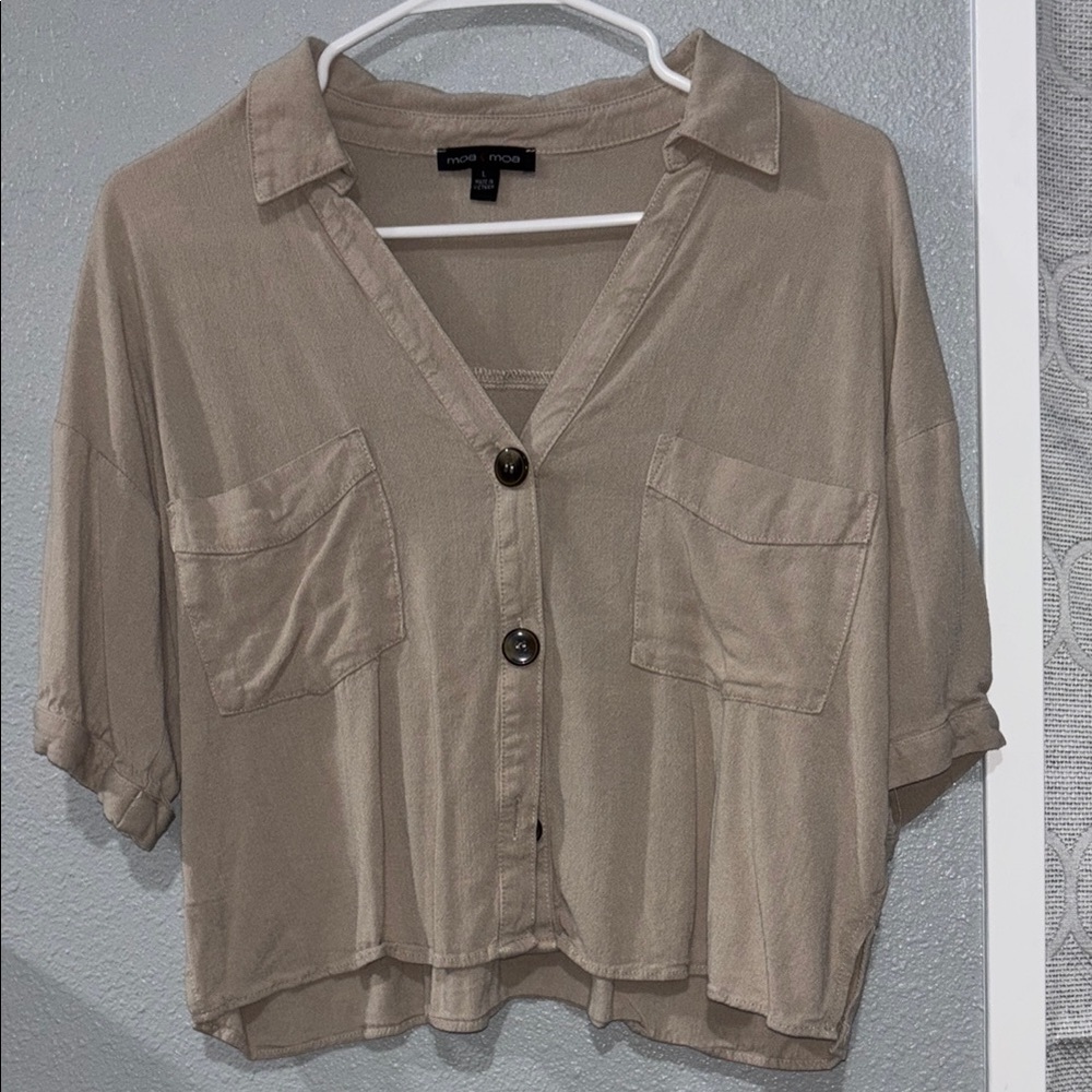 Moa Moa Tan Cropped Button Down Shirt with Notched Collar